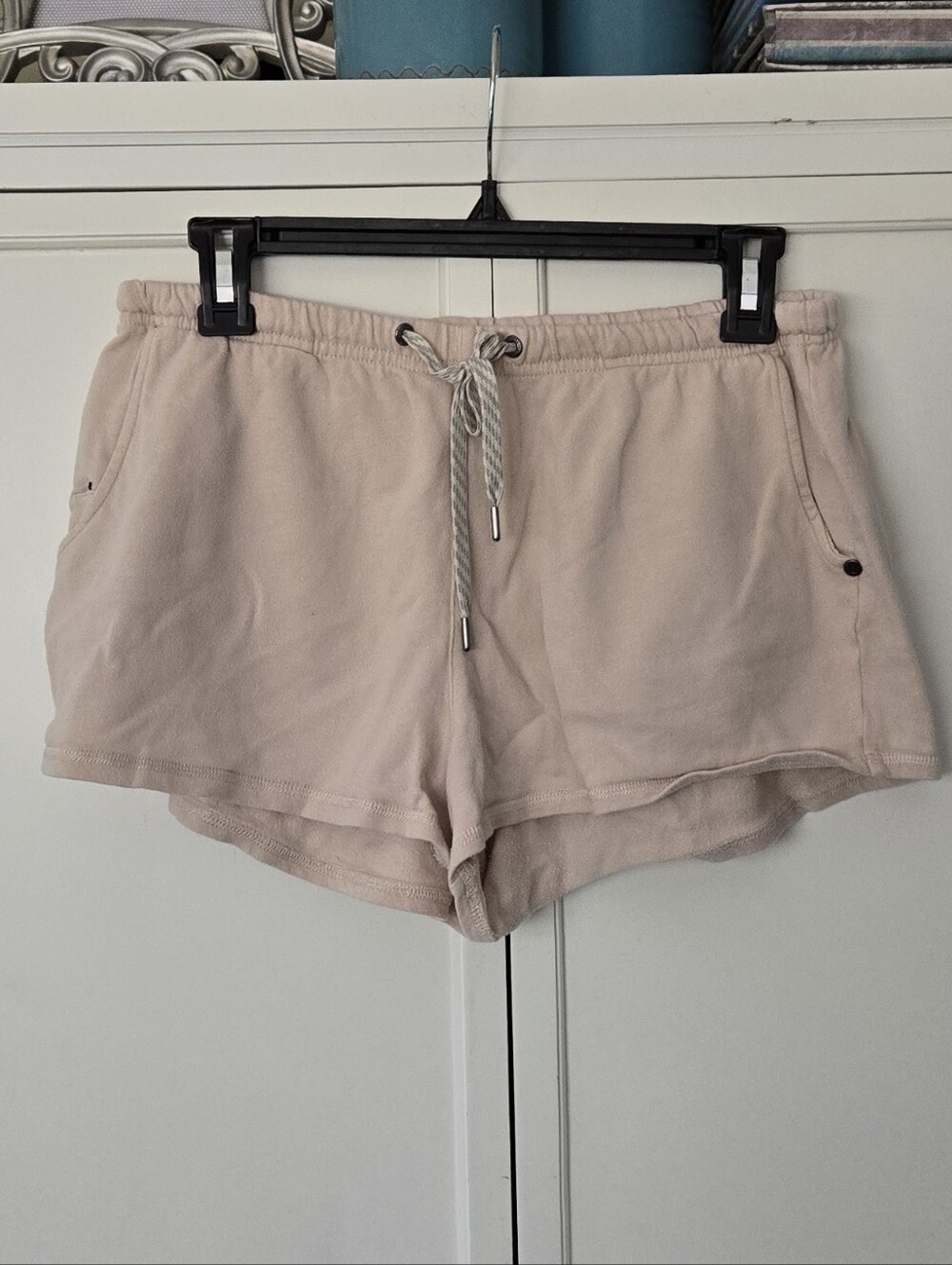 Vuori Lounge Shorts - Picture 2 of 6
